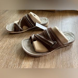 Merrell Women's Terran 3 Cush Post sandals - size 8w - color Dark Earth